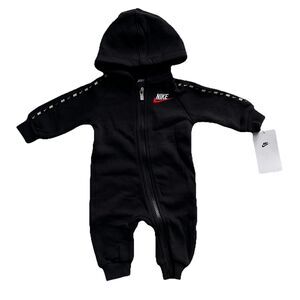 Nike Swoosh Baby 0-3 Months One Piece Hooded Coverall Full Zip Bodysuit Black 3M